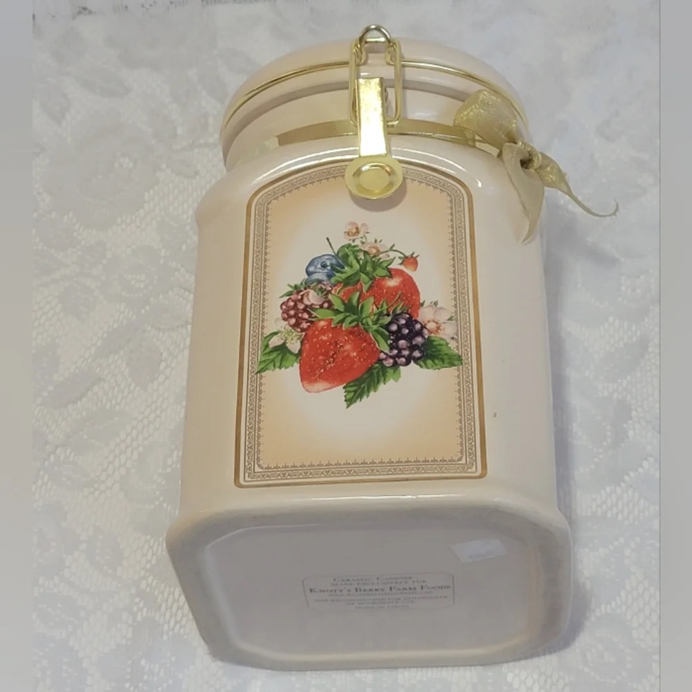 Vintage Knott's Berry Farm Ceramic Canister Cookie Jar Tilted Lid Gold Trim
